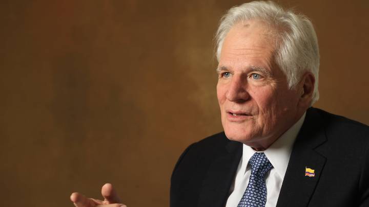 Miguel Uribe Londoño le baja el tono a la discusión y se pronuncia sobre polémica carta dirigida al Centro Democrático