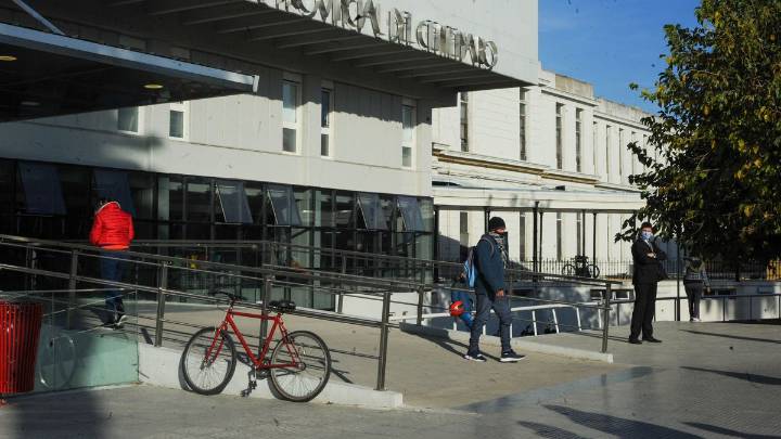 Un hombre fue apuñalado en Villa Gobernador Gálvez y quedó internado en grave estado