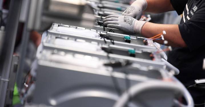 Estabilidad en el crecimiento del sector manufacturero en Europa pese a la crisis en Francia