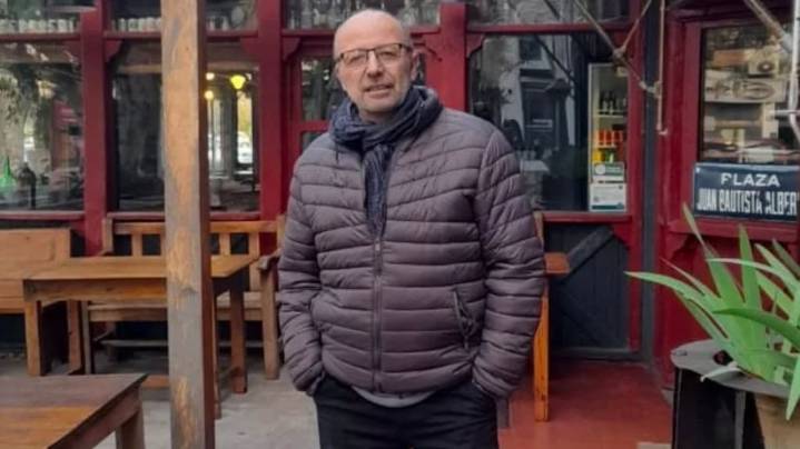 Pastelero, padre de dos hijas y amante de los viajes por el país: quién era el hombre que fue a colocarse un implante dental y murió