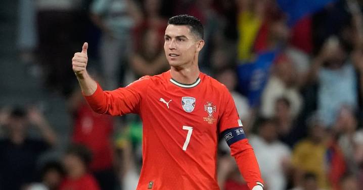 Portugal loses to Ireland in World Cup qualifier, Ronaldo sent off