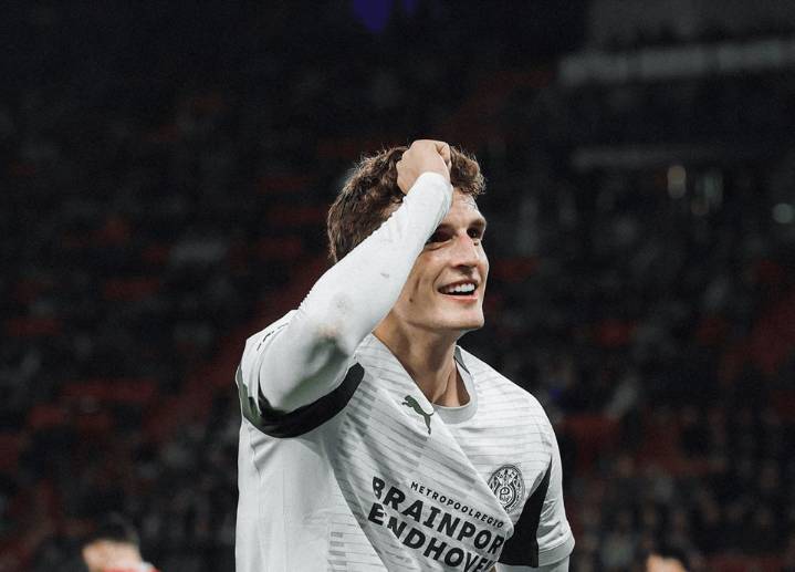 Gana el PSV y se afianzan en cima de Eredivisie