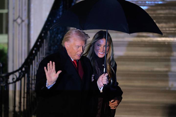 ‘Out with Her Robe and High Heels?’: Melania Trump’s Rare Return to White House Has Fans Doing a Double Take Over New Look No One Can Quite Understand