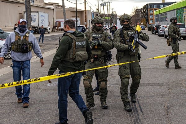 14 people detained in ICE raid in St. Paul