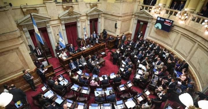 Vacaciones, indemnización y licencias por enfermedad: qué cambios prevé el proyecto oficial de reforma laboral