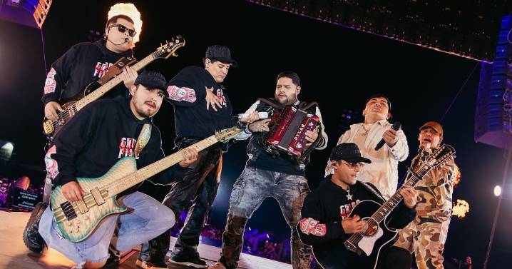 ‘¿Los tienes o no?’: Fan paga 800 mil pesos a Grupo Firme para cantar el narcocorrido ‘Se fue la Pantera’