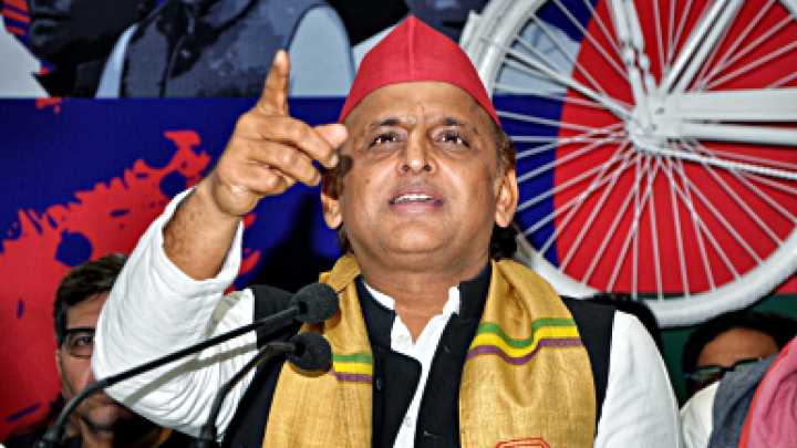 Akhilesh slams Dal Mandi demolition as political, demands immediate halt