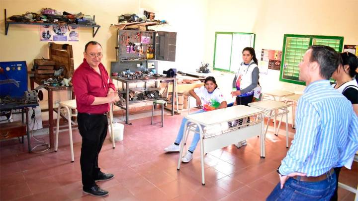 La Escuela de Capacitación Nº 37 difunde sus carreras de construcción; mecánica y electricidad del automotor