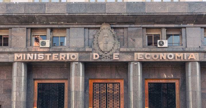 Economía huele peligro en las provincias y activa el “plan acumulación”