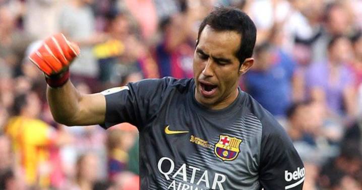 Dos ex Colo Colo destacan en listado de los diez mejores porteros de la historia del Barcelona