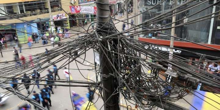 Gamarra en peligro de corto circuitos e incendio por cables eléctricos en mal estado, alertó Osinergmin