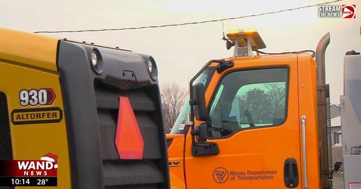 IDOT prepares ahead of first big storm of the year