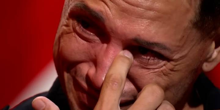 El desconsolado llanto de Mauro Zárate en medio de una entrevista cuando le mostraron las declaraciones de sus padres tras su primer gol profesional