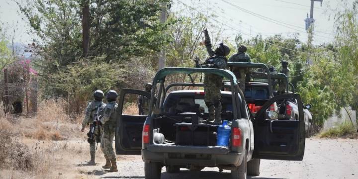 Doble golpe en Sinaloa: fuerzas federales decomisan fentanilo, armas largas y municiones en menos de 48 horas