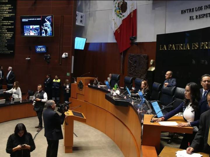 Tras declararse como consulta de aceptación de urgente, senadores discuten Ley General de Aguas
