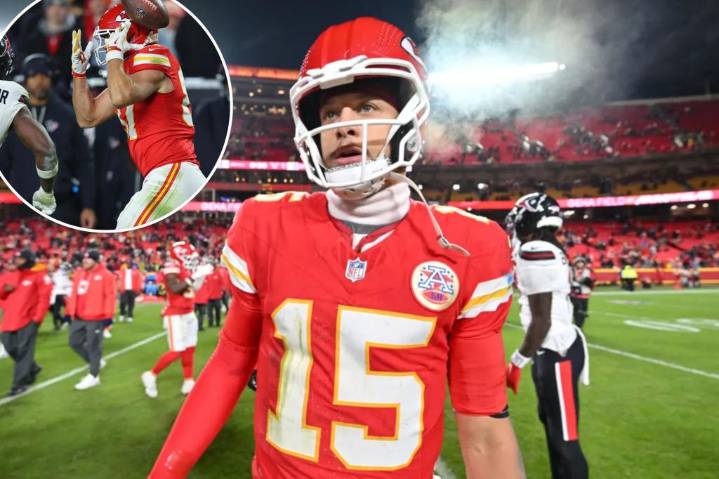 Patrick Mahomes' awful night, brutal Travis Kelce drop has Chiefs on brink of missing playoffs 