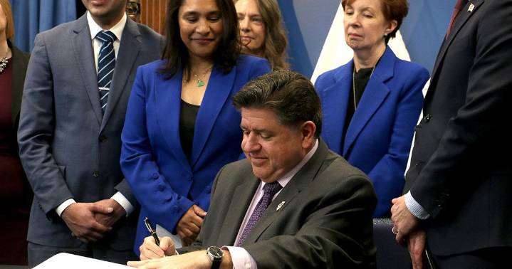Pritzker signs bill allowing Illinois to issue state-specific vaccine guidelines