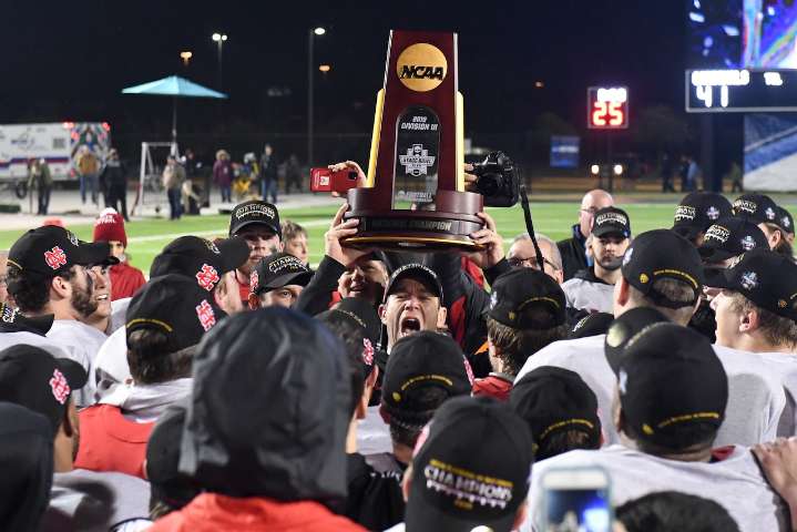 Ex-Michigan State QB’s dad, Division III coaching legend, dies after cancer battle