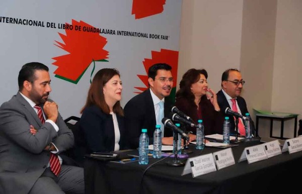 Presenta TEE revista Quid Iuris en la FIL Guadalajara