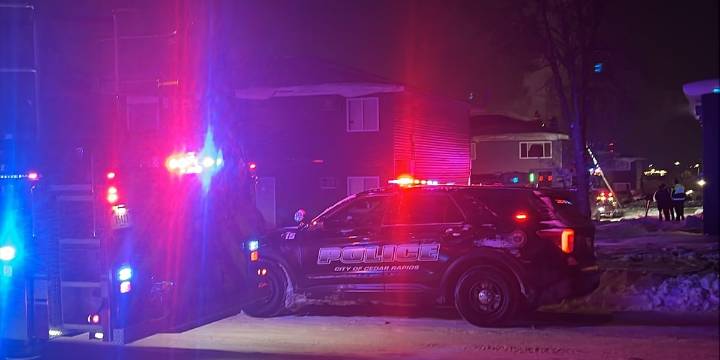 Emergency crews respond to apartment complex in Cedar Rapids