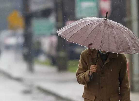 Este jueves lloverá en Valparaíso y Santiago: Se aproximan lluvias de 5,2 mm a la zona central