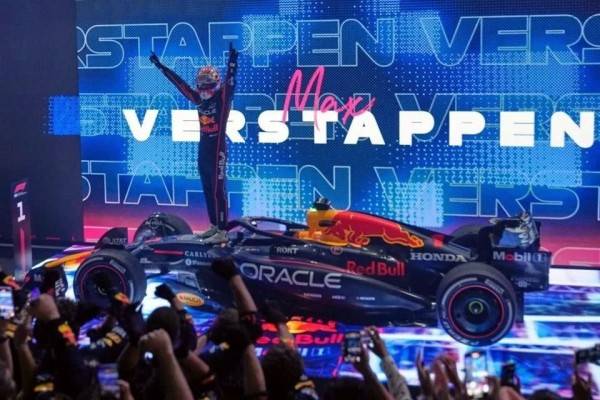 Aprovecha Verstappen decisiones de McLaren y gana en Qatar