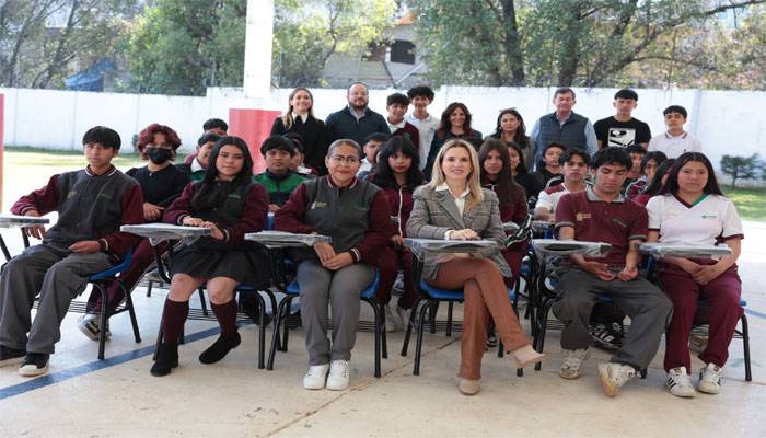 Rehabilita Huixquilucan Conalep con pupitres y luminarias con “Acción por la Educación”