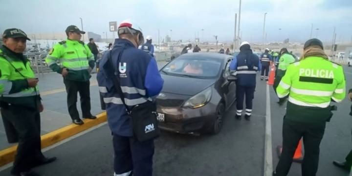 Vehículo con más de S/ 500 mil en multas es capturado tras persecución en operativo de la ATU y la PNP