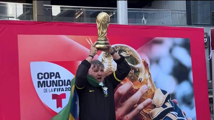 Soccer fans flock to Thrive City in San Francisco for World Cup draw watch party