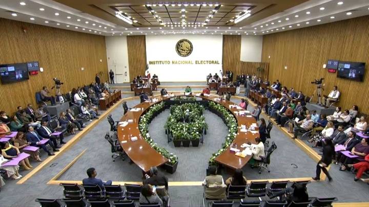 El INE batea queja del PAN contra el mitin de Sheinbaum en el Zócalo