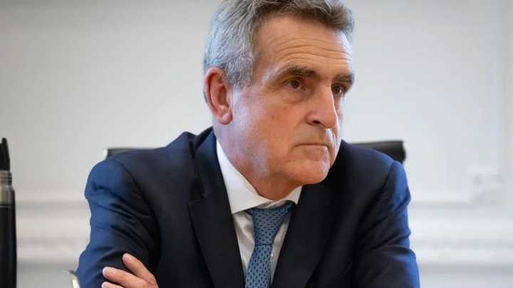 Agustín Rossi acusó al Gobierno de "entregar soberanía"