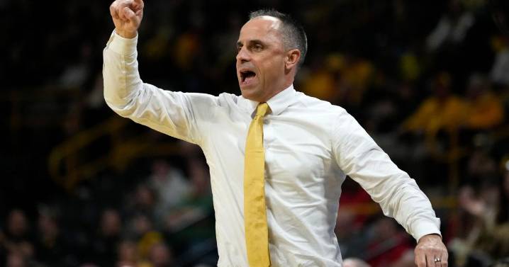 Bennett Stirtz scores 25 points and Iowa beats Maryland 83-64, gives Ben McCollum first Big Ten win
