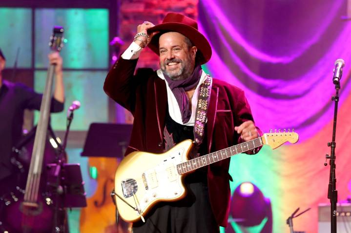 Raul Malo Dead: The Mavericks Frontman Who Played With Los Super Seven Was 60