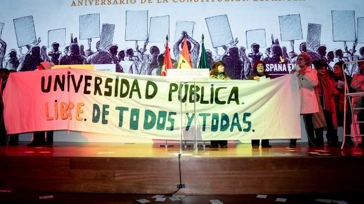 Moncloa convierte el Día de la Constitución un acto contra el modelo universitario de Ayuso
