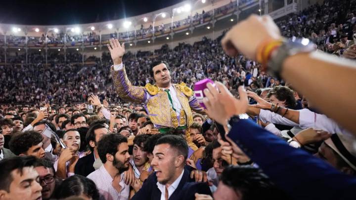 Morante y Sánchez, cada uno en su ruedo