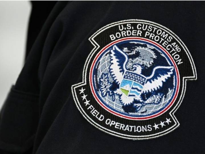 U.S. plans to order tourists to disclose social media histories