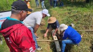 Alcaldía acompaña instalación de red de aguas servidas en comuna 4 Raíces en revolución