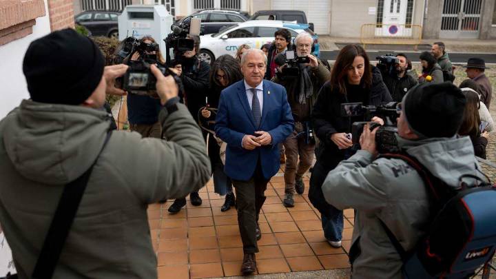 El presidente de la Diputación de Lugo dimite tras las denuncias por acoso sexual, pero sigue como alcalde de Monforte