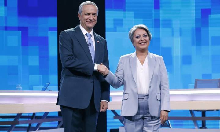Último debate presidencial deja las espadas en alto en Chile a cinco días de los comicios