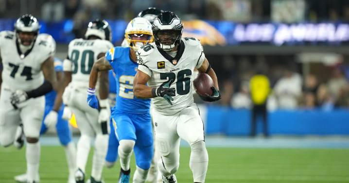 Eagles-Raiders: Staff picks, betting odds, and more for the Birds' quest to catch a break