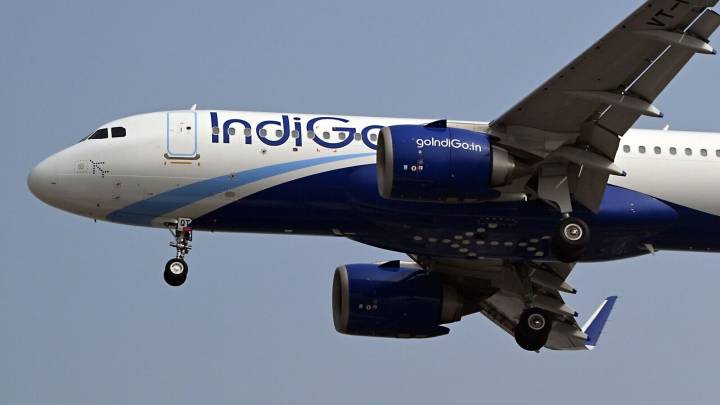 Govt's big crackdown on IndiGo, orders 10% cut in airline's operations