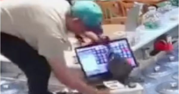 Tres delincuentes asaltaron una heladería y todo quedó filmado: robaron en segundos