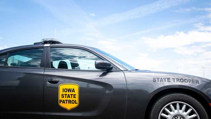 How many crashes were there during the snowstorm in Iowa?