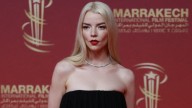 Anya Taylor-Joy desplegó estilo con tres vestidos Dior y joyas Tiffany en el Festival de Cine de Marruecos