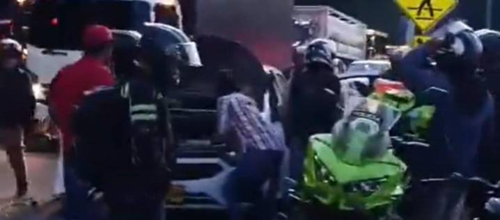 Explosión deja un civil muerto y dos policías heridos en Copacabana, Antioquia