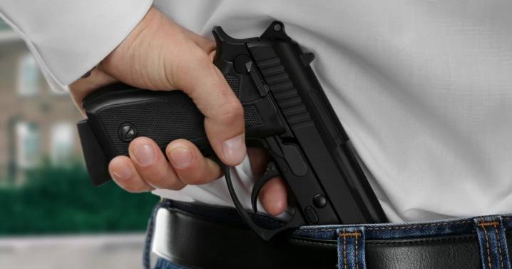 Personas armadas ingresan a hotel en Culiacán e incendian habitación