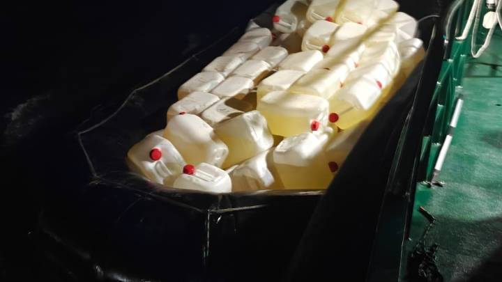 Intervienen 10.000 litros de gasolina y seis embarcaciones para el narcotráfico en Málaga