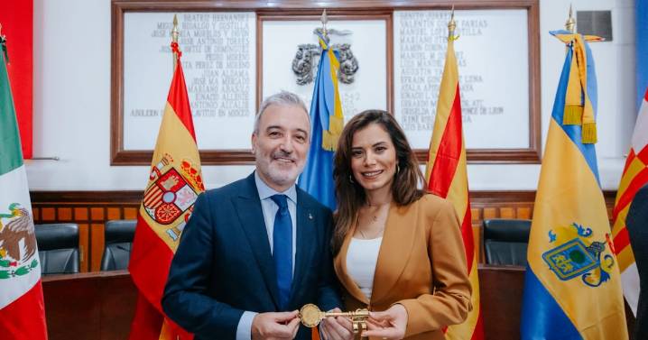 Guadalajara le entrega las Llaves de la Ciudad al alcalde de Barcelona e impulsan agenda conjunta
