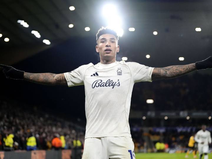 Igor Jesus earns Nottingham Forest victory at struggling Wolves