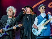 VIDEO. Toto confirma su vigencia con un show sólido en el Claro Arena